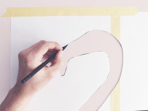 Skissade upp det på väggen med en blyertspenna.