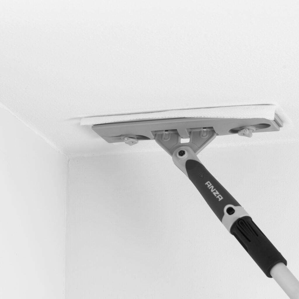Enkel rengöring för tak innan målning